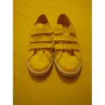 Baskets � scratchs jaunes 33 le coq sportif neuves.