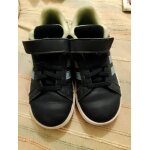 Baskets a scratchs marine 30, 5 adidas.