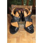 Trs beaux nu pieds neufs gox en peau et cuir noirs . - 37
