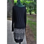 Tr�s belle robe cop copine noire au bas volant� au tissu � petites fleurs. taille �tiquet�e:l.