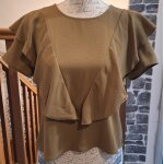 Blouse fluide kaki � double manches courtes