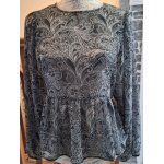 Blouse fluide transparente grise � motifs blancs et marron