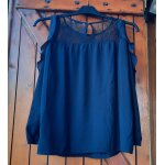 Blouse noire en voile �paule d�nud�e, cama�eu, taille 40