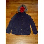 Blouson doudoune doublé avec capuche gris foncé intérieur rouge okaïdi taille 10 ans Blouson doudoune doublé avec capuche gris foncé intérieur rouge okaïdi taille 10 ans