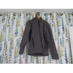 Blouson homme imperméable et déperlant de marque eider et de couleur gris foncé. taille s. Blouson homme imperméable et déperlant de marque eider et de couleur gris foncé. taille s.