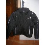 Blouson sport doublé umbro 14 / 15 ans ( 164 ) Blouson sport doublé umbro 14 / 15 ans ( 164 )
