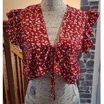 Bol�ro court rouge et blanc � nouer