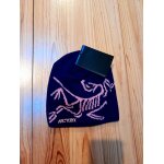 Bonnet arc'teryx violet avec tiquettes