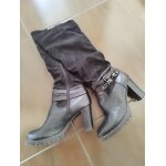 Bottes noires velours et cuirs 38 Bottes noires velours et cuirs 38