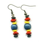 Boucles d'oreilles en graine d'aca bleue et chocho rouge. attache de couleur bronze. trs nature. 3 ...