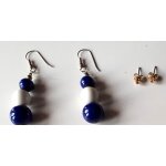 Boucles d'oreilles légères d'une boule blanche entre 2 boules bleues foncées taille croissante - hauteur ... Boucles d'oreilles légères d'une boule blanche entre 2 boules bleues foncées taille croissante - hauteur ...