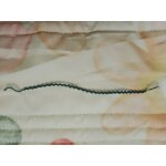 Bracelet artisanal en fil bleu vintage ann�es 80.