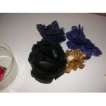 Broche x 4 fleurs pour vetement ou cheveux