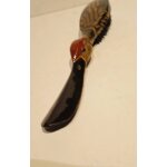 Une brosse  habits et chausse pied manche canard