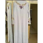 Caftan perle couleur mauve Caftan perle couleur mauve