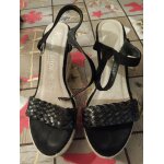 Chaussures compenses. taille 39. pieds nus noir