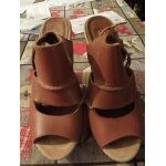 Chaussures compens�es � talons dessus cuir andr�, 38