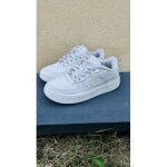 Des chaussures nike air force one - 36