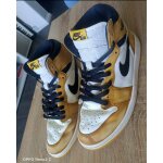 Chaussures nike air jordan 1 retro high og  yellow ochre  en taille 45 .