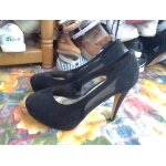 Chaussures a talons urban gemo taille 41 .