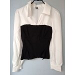 Chemise moulante noire et blanche, chemise � fente au bas