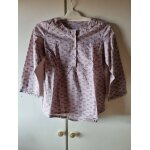 Chemisier manches longues femme col rond tunisien. taille 36. couleur rose. motifs petites fleurs blanches ...