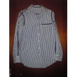 Chemisier  rayures de marque zara, manches longues, boutonnes, col v, fermeture avec bouton, taille ...
