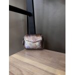 Claris virot porte monnaie karl cuir métallisé essence neuf Claris virot porte monnaie karl cuir métallisé essence neuf