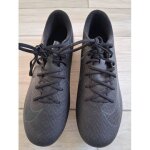 Crampons moul�s mercurial nike - 42