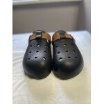 Crocs (sabot respirant noir avec bride marron)