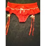 Culotte jarretelles rouge 40 l 3 suisses neuve.