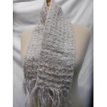 Daniel hechter �charpe enfant en laine brod� perles