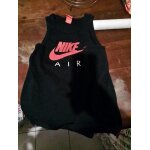 Debardeur nike air taille 12 - 13 ans . .