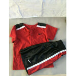 Ensemble bermuda / short + tee - shirt nike taille 3 ans