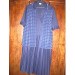 Ensemble robe et gilet sans manche bleu marine taille 52 Ensemble robe et gilet sans manche bleu marine taille 52