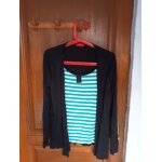 Ensemble tee shirt rayé vert et blanc et gilet noir tissaia taille 42 Ensemble tee shirt rayé vert et blanc et gilet noir tissaia taille 42