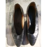 Escarpins gemo 41 noirs en cuir faon serpent. talon hauteur 5 cm.