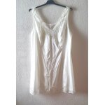 Fond de robe ou nuisette damart taille xl cr�me etat neuf