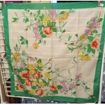 Foulard -  ; damart  ; - en polyester - 68 x 68 cm environ - r�f v 6