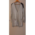 Gilet boutonn mi - long gris + dentelle noire sur paules - manches longues - col v large - poches - ...