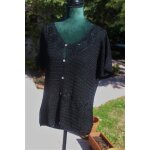 Gilet, caroll en maille crochet noire. devt, de jolis motifs l�g�rement perl�s & paillet�s et des petits ...