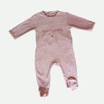 Grenouillere. dors bien. pyjama rose pale. mini princesse. etoile. kiabi. 12 mois Grenouillere. dors bien. pyjama rose pale. mini princesse. etoile. kiabi. 12 mois