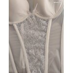 Gupire blanche avec dentelle taille 90c