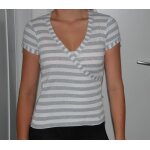 Haut top ray gris et blanc esprit