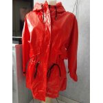 Impermable coupe vent  capuche femme couleur rouge taille s marque zara 2 poches femeture zippe et ...