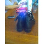 Je vends bottes du 40 femmes noir avec lacets et fermeture Je vends bottes du 40 femmes noir avec lacets et fermeture
