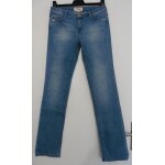 Jean bleu effet delav� d�chir�. etam. taille 38