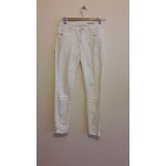 Un jeans slim blanc pour femme taille s, de la marque zara Un jeans slim blanc pour femme taille s, de la marque zara