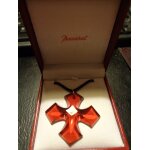 Joli pendentif cristal baccarat motif croix occitane rouge 5, 5 x 5 cms