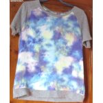 Joli tee - shirt - devant mouchet� de bleu / rose / jaune 100%polyester soyeux (un peu transparent) - ...